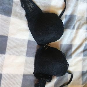 Black wire push-up bra with lace removable straps
